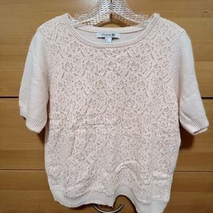 Light pink forever 21 short sleeved sweater. Size: L. Used- like new